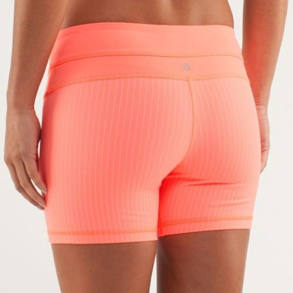 Lululemon Reverse Groove Short Womens 6 Tall Coral Stripe Athletic Bike Stretch